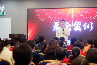 智慧家科教东方昱老师畅谈新发展之路：前途是光明的 未来是可期的 