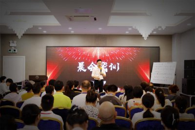智慧家科教晨会丨东方昱老师再谈“亲子教育”与“家庭教育”发展模式 