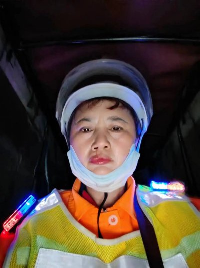 环卫工人李奶奶带孙子有绝招，处理婆媳关系也这么厉害？